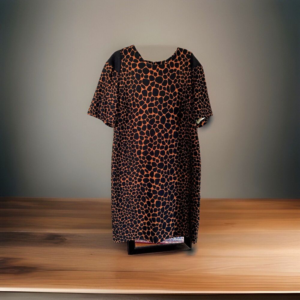Taylor Woman Dress Size 16 Animal Print NWOT Short Sleeve Excellent Condition